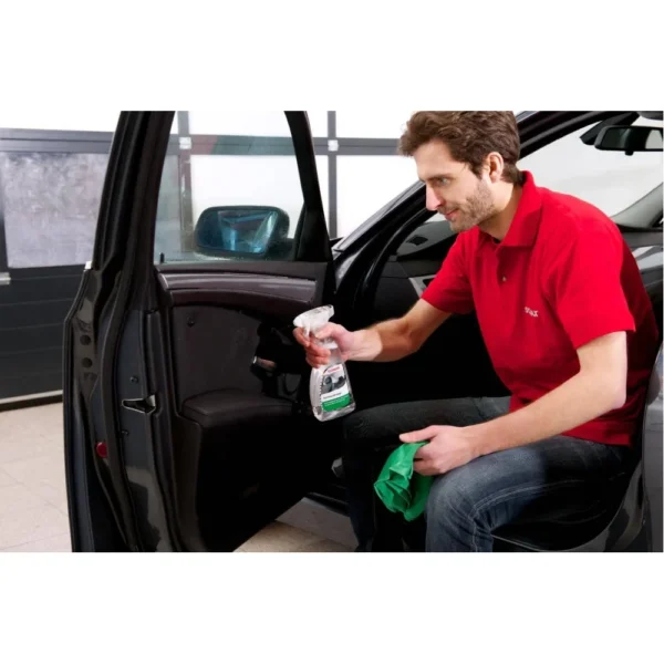 A doua imagine a Solutie Curatare Tapiterie Sonax Interior Cleaner 500 ml