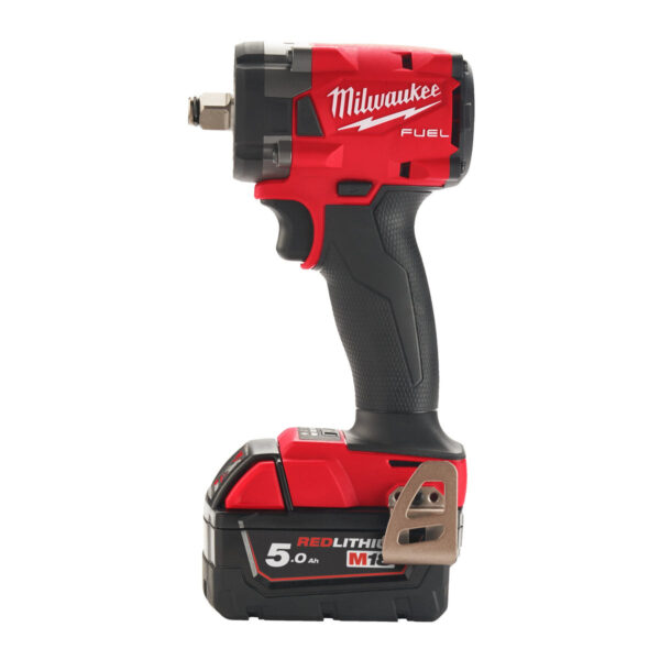 Cheie de impact Milwaukee 1/2″ 339Nm 18V M18FIW2F12-502X, M18 FUEL™ compactă cu inel de fixare, cod 4933478444, 2 x M18 B5 acumulator, M12-18 FC încărcător, cutie HD