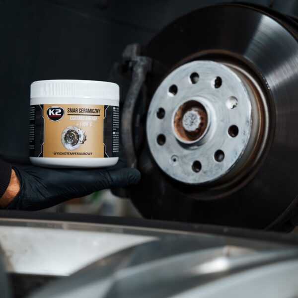 A doua imagine a K2 SPRAY CERAMIC GREASE 500GR +1400C